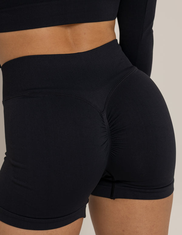 MINI SHORT HEART BLACK